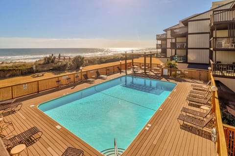 Oceanside pool