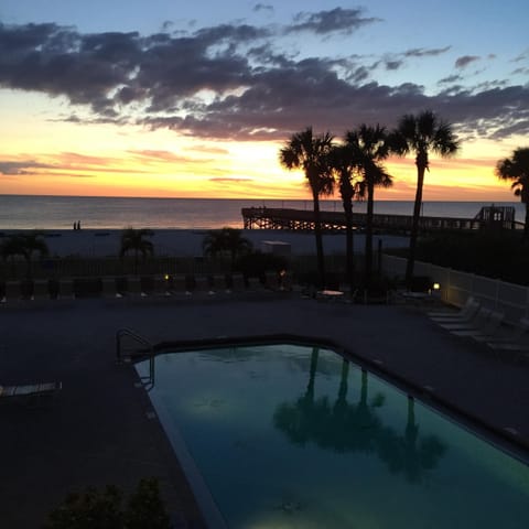 Sunset Beach Gateway

