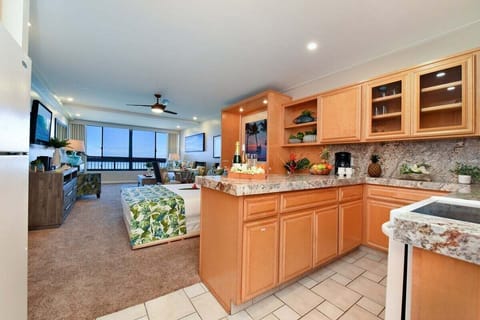 Open layout with a queen murphy bed, sleeper sofa, creating the perfect blend of comfort and convenience