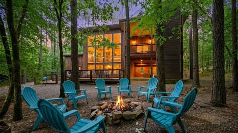 01_Driftwood_Cabin_twilight_firepit_exterior