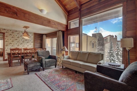 Condo, 3 Bedrooms | Interior