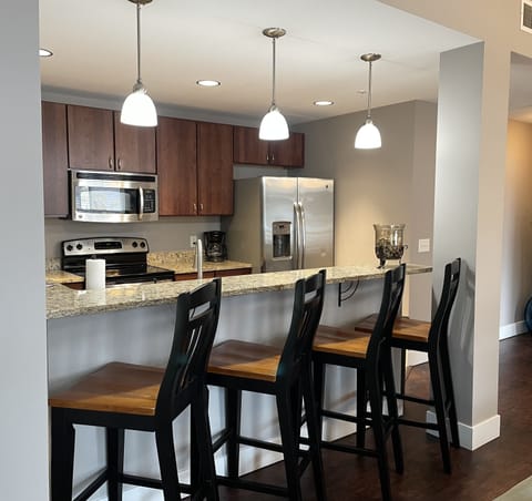Kitchen island eating area 