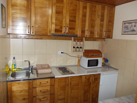 Apartment, 1 Bedroom | Private kitchenette