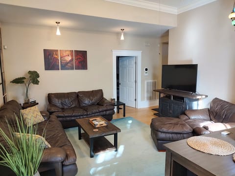 Livingroom View 1 