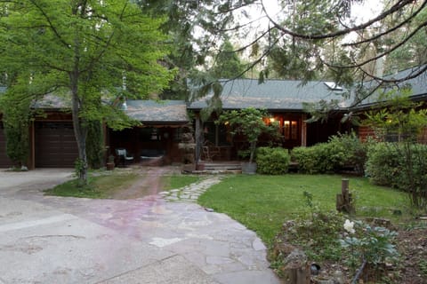 Welcome to Papa Bear's Lodge!