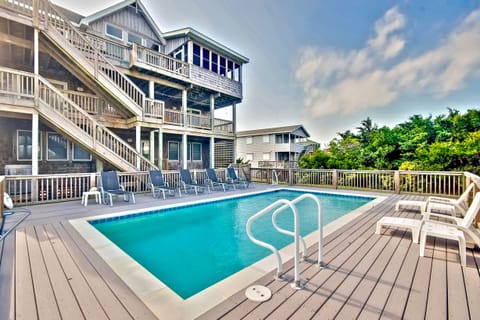 Surf-or-Sound-Realty-Pearl-by-the-Sea-474-Pool