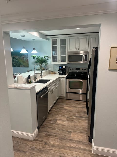 Full kitchen has everything you need to eat in