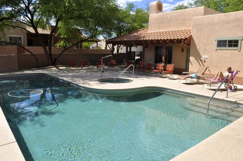 Beautiful quiet pool and jacuzzi area