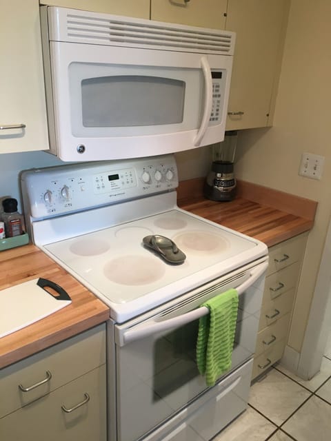 Blender, Toaster, Drip Coffee Maker 