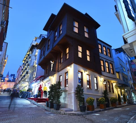 Front of property - evening/night