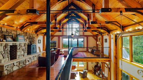 Brush Mountain Lodge - 2nd Floor