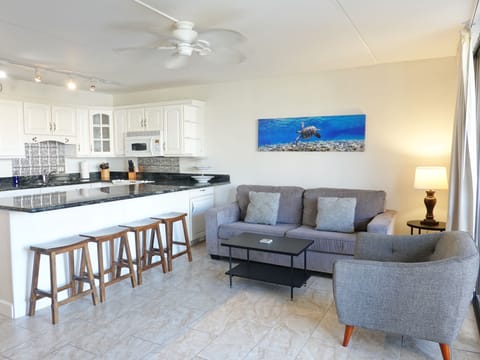 1 bedroom unit with free parking! A savings of $43 per day! No Resort Fees!