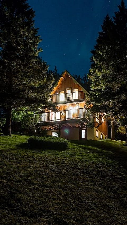 Night view of The Notch Chalet