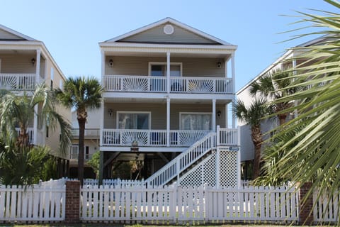 View from Ocean Blvd/pool side