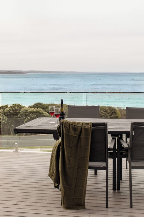 Alfresco dining on the beautiful deck overlooking the Bay of Fires