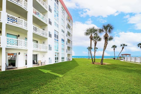 Ground Level Patio near the Beach & Pool - 
El Matador Resort, Okaloosa Island Fort Walton Beach Vacation Rentals