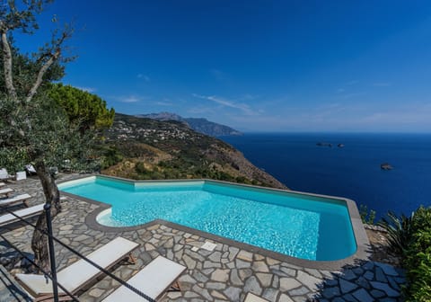 Enjoy your lazy side at solarium wacthing   LiGalli and Amalfi Coast scenario