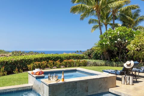 Start your vacation relaxing in the pool, in the hot tub, or soaking up the sun!