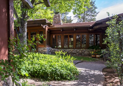 House entrance through courtyard
