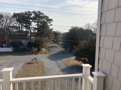 Ocean is 2 blocks away