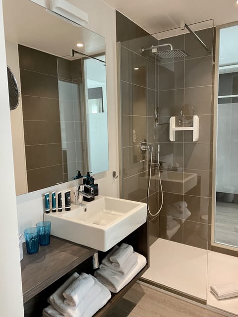 Superior Triple Room | Egyptian cotton sheets, premium bedding, down comforters, pillowtop beds