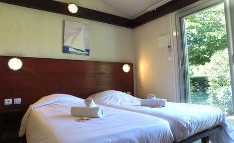 Individually decorated, individually furnished, bed sheets