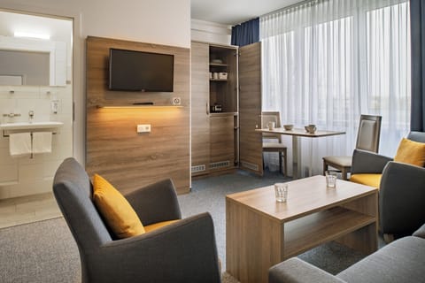 Apartment | Private kitchen | Fridge, coffee/tea maker, electric kettle, cookware/dishes/utensils