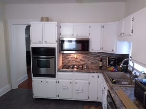 Nicely outfitted Kitchen for The Entire Family. Enjoy the Stainless Appliances! 