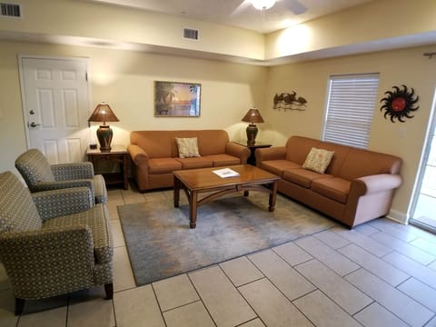 Spacious Living Room - 59027  L