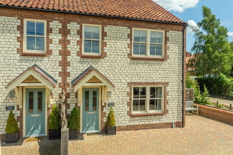 Sea Holly Cottage, Thornham: In a fantastic location near to the North Norfolk Coastal path