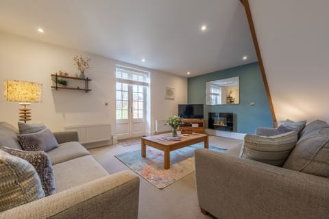 Welcome to Bay Tree Cottage, Little Walsingham:  Stylish and spacious, a wonderful base for holidaying in North Norfolk all year round