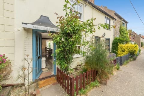 Marram Cottage, Brancaster Staithe: An original fisherman's cottage sympathetically renovated to retain its cosy charm