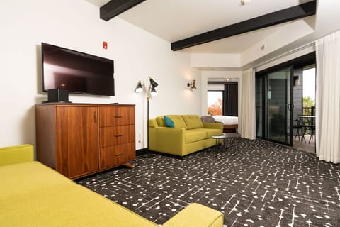 Family Suite | In-room safe, blackout drapes, iron/ironing board, free WiFi