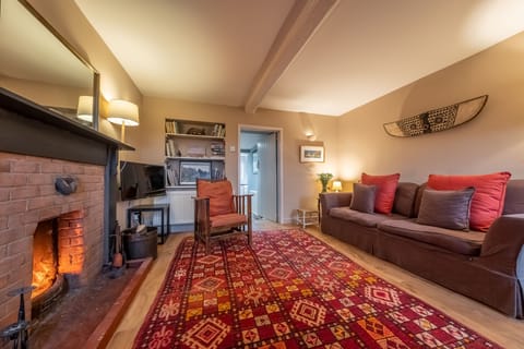 4 Gravel Hill, Burnham Overy Town: Sitting room