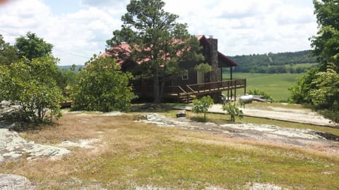 Calico Rock Cabin-500 Calico St(390 Chessmond Ferry Rd) viewing the White River