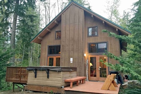 Building, House, Cabin, Bench, Hot Tub