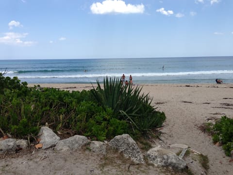 Private Beach house/ cottage / bungalow, just steps to the beach!