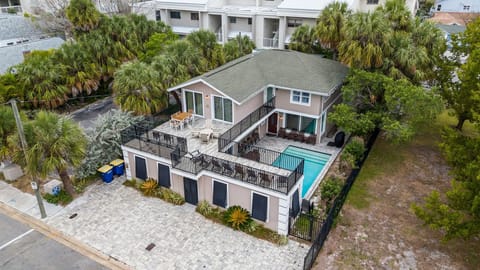 FLORIDA VACATION RENTAL COMPANY presents… ☀️ Forever Sunshine ➠ 26 Heilwood