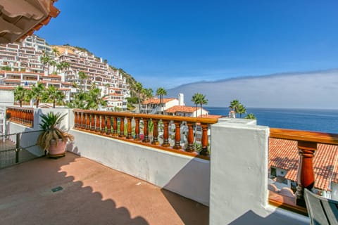 H962 -  Balcony View