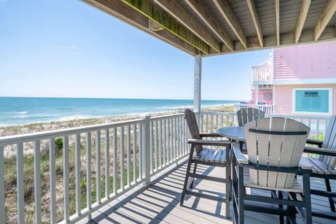 Oceanfront Balcony Condo with Pool