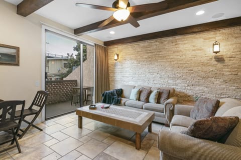 A06 - Living Room