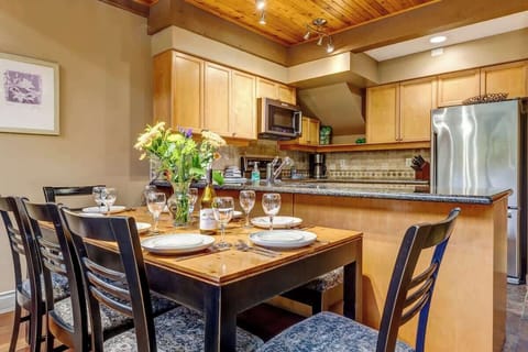 Renovated Kitchen and Dining Area for 8