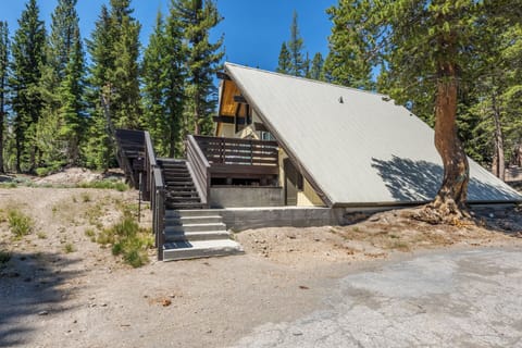 Chalet 18 summer exterior