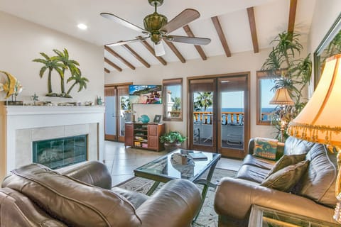 H892 - Living Room with Fireplace