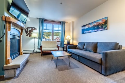 Living room - View to Winter Park Resort
