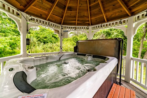 Price
2 Night $125
3-5 Night $150
6-8 Night $175
9-11 Night $200