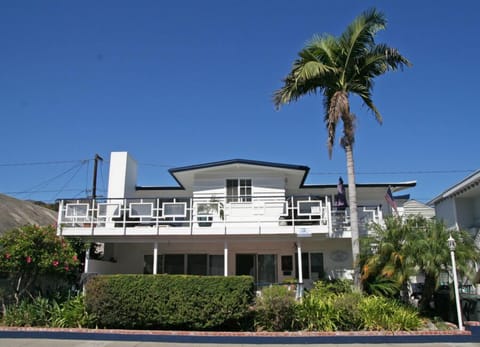 19-211 Claressa_street view_0007.jpg