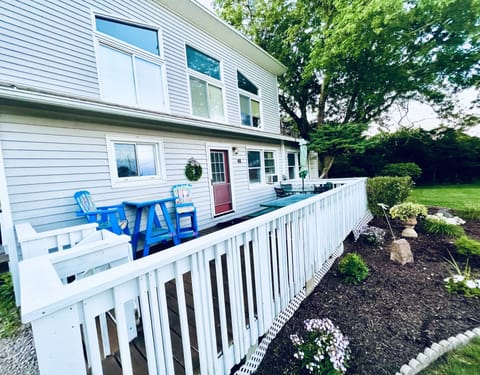 Front deck space with 3 sitting areas