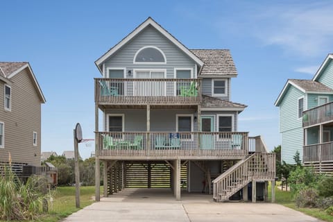 DR24: Dolphin Watch I Front Exterior