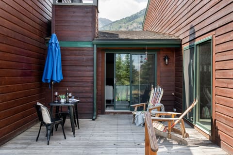 Patio - At this time only the black table and chairs are available